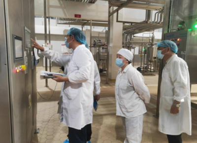 裕安區市場監管局 開展乳制品生產風險排查，保障夏季乳制品質量安全